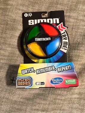 Hasbro Simon Micro Handheld Game — Red Green Yellow Blue